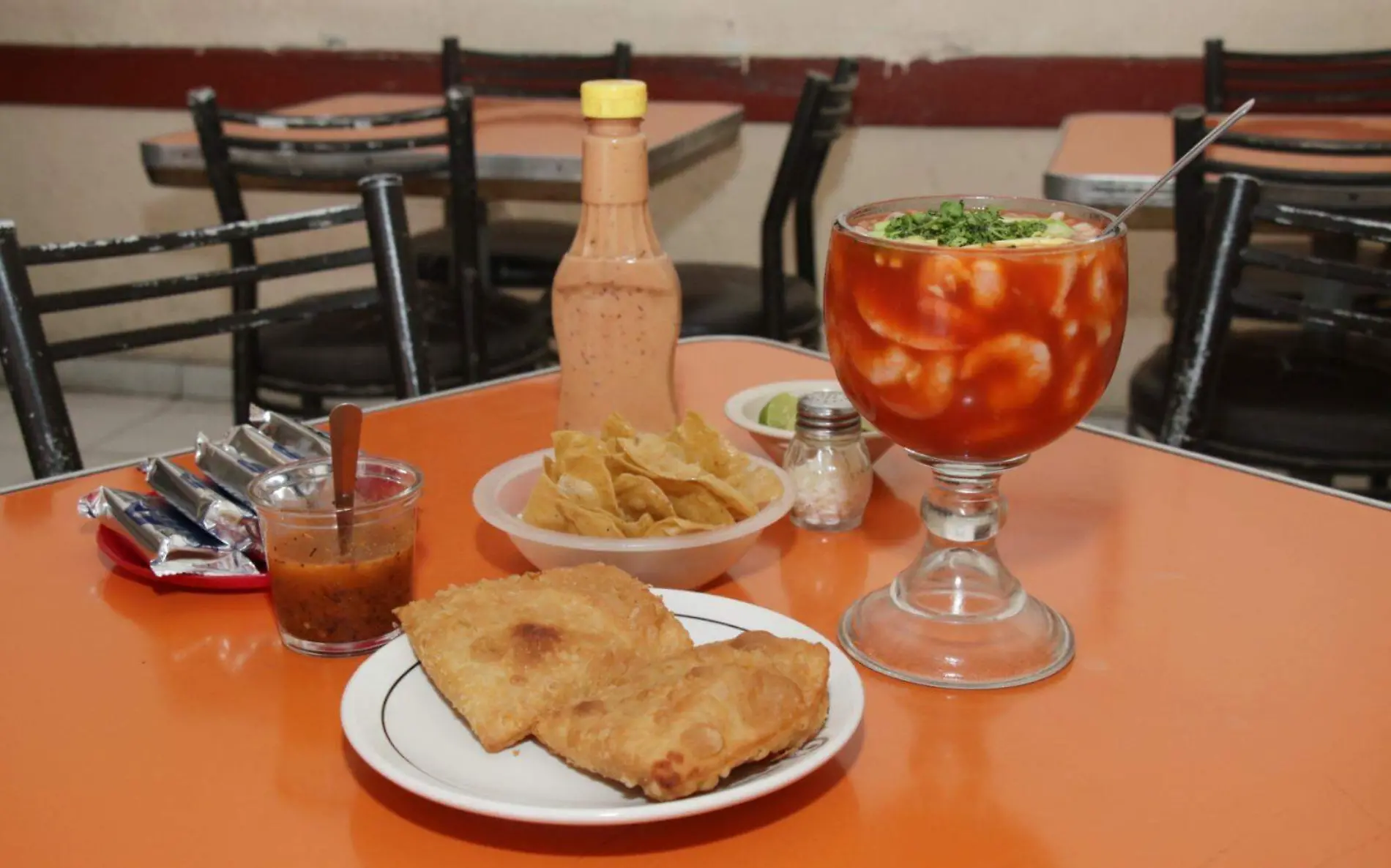 clasicos poblanos marisqueria la concha dorada coctel de camaron 1